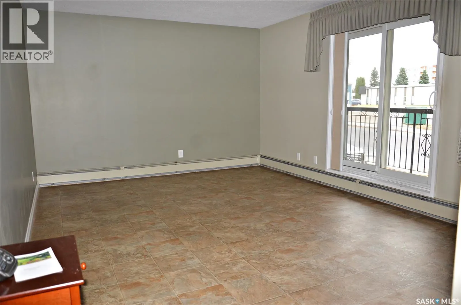 101 3120 Louise STREET E