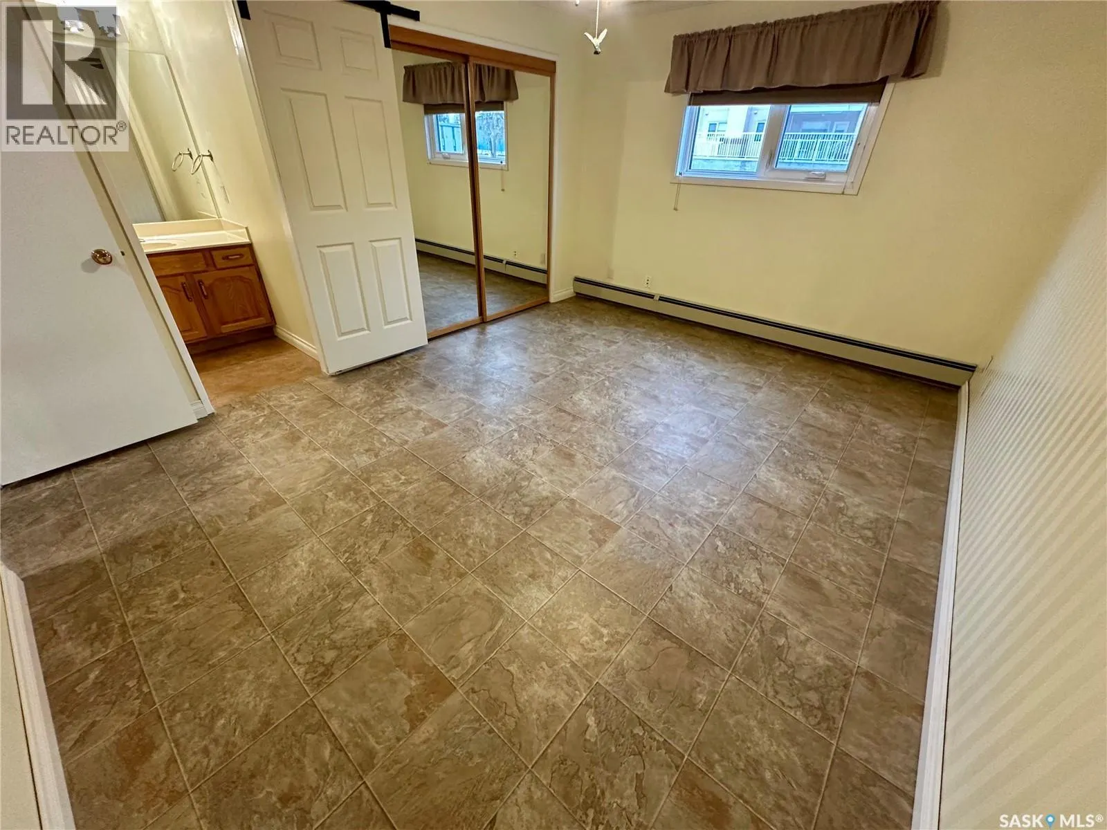 101 3120 Louise STREET E