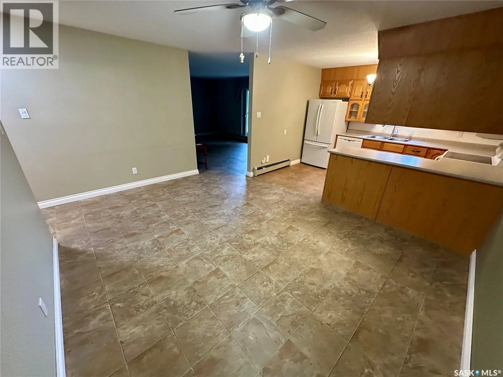 101 3120 Louise STREET E