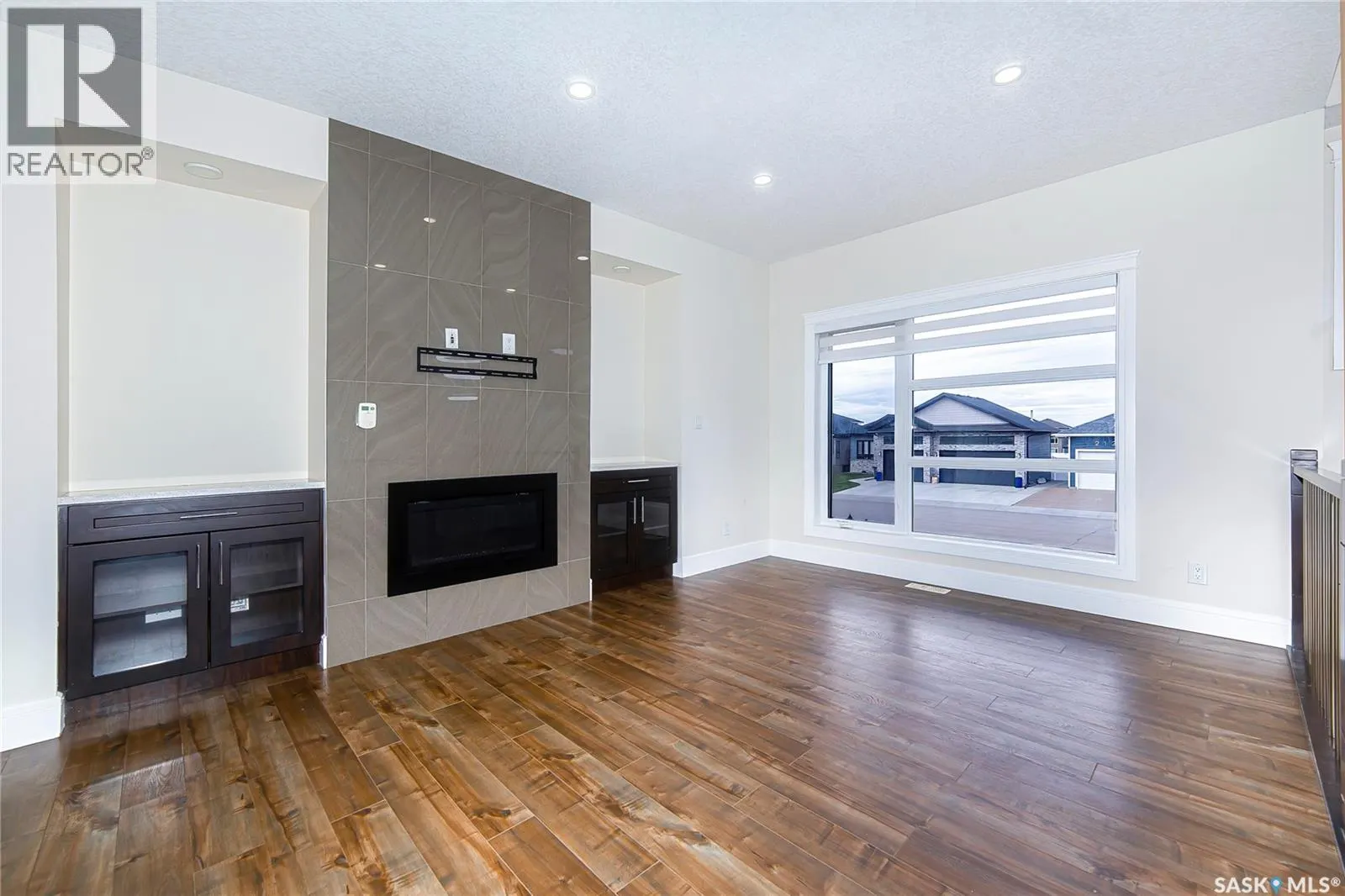 211 Settler CRESCENT