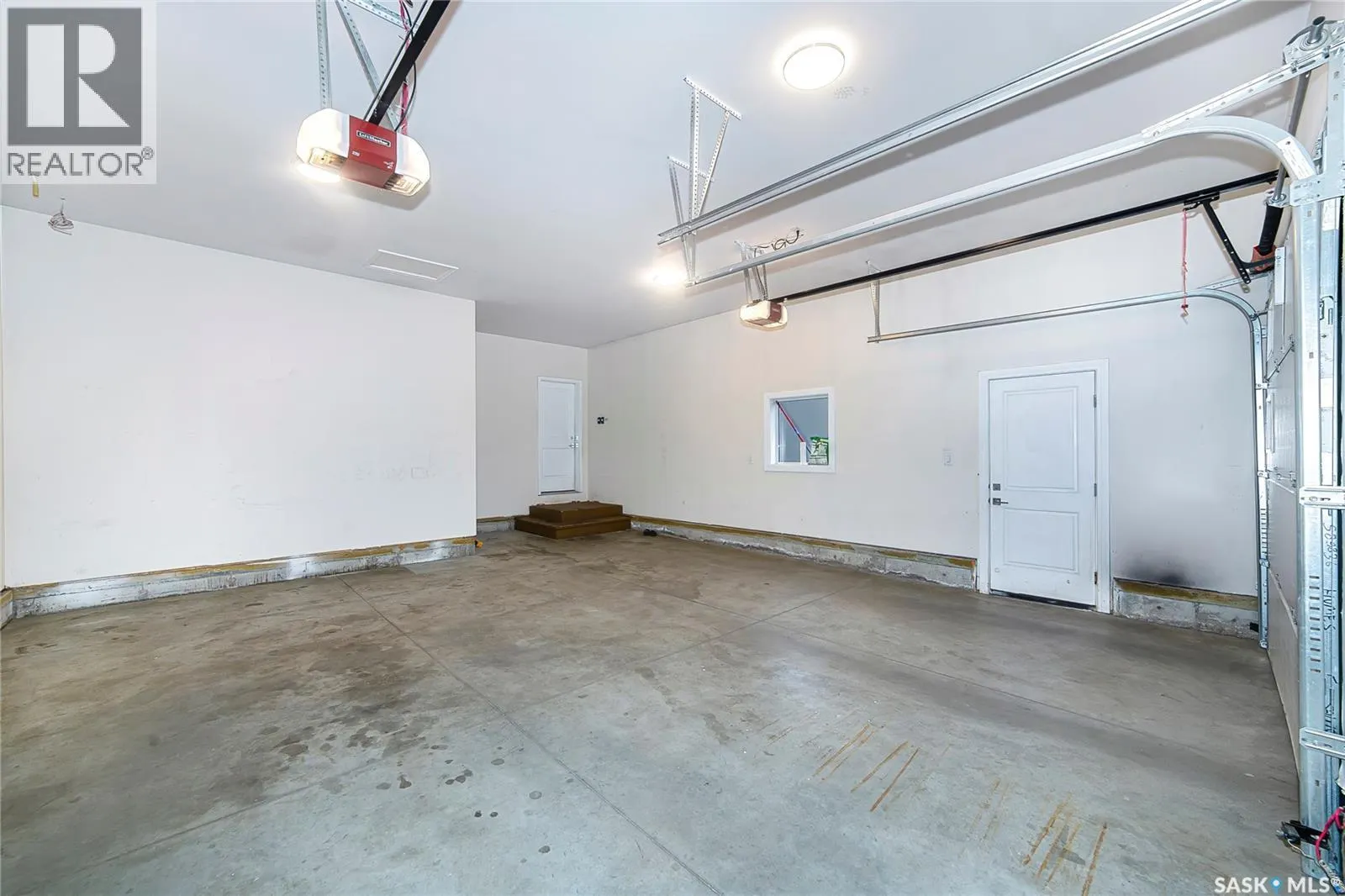 211 Settler CRESCENT