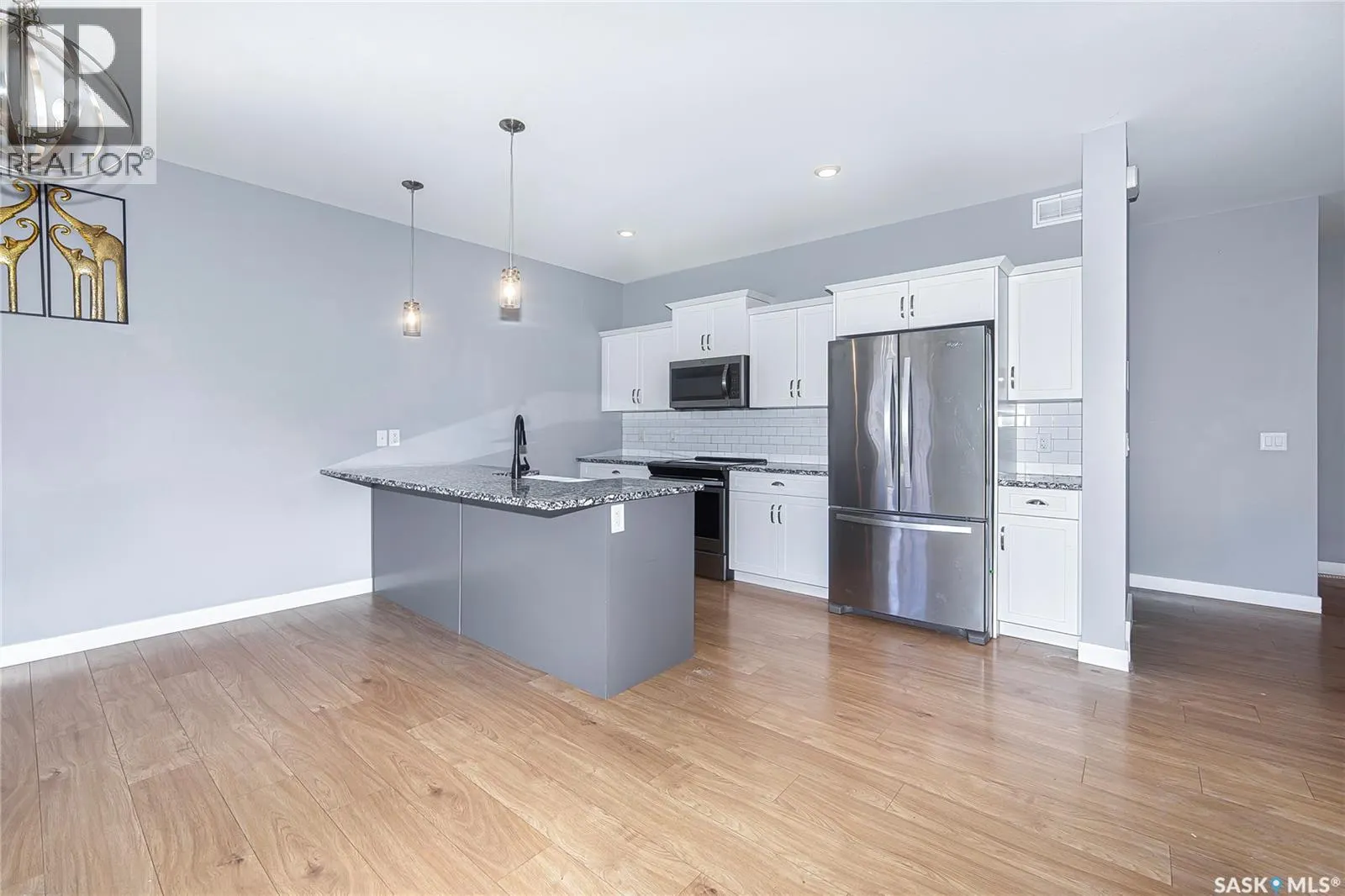 1049 Kolynchuk CRESCENT