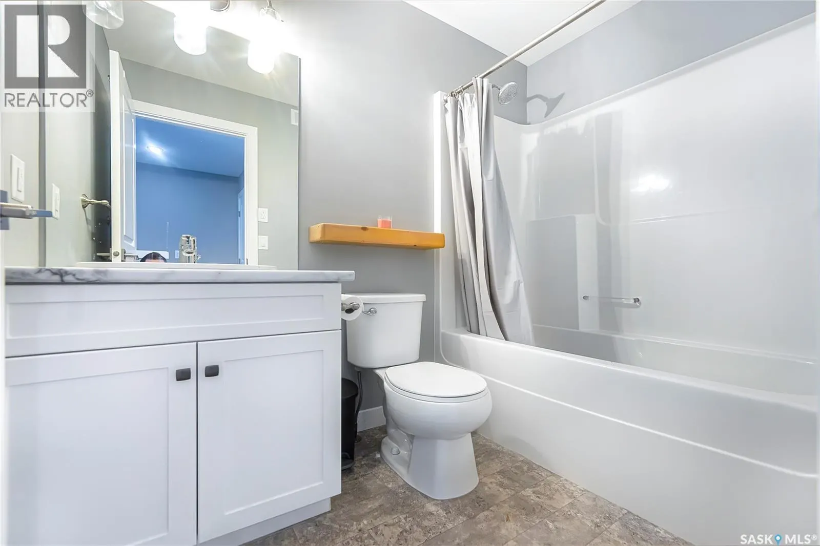 1049 Kolynchuk CRESCENT