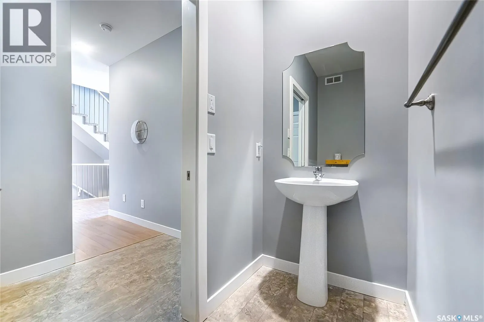 1049 Kolynchuk CRESCENT