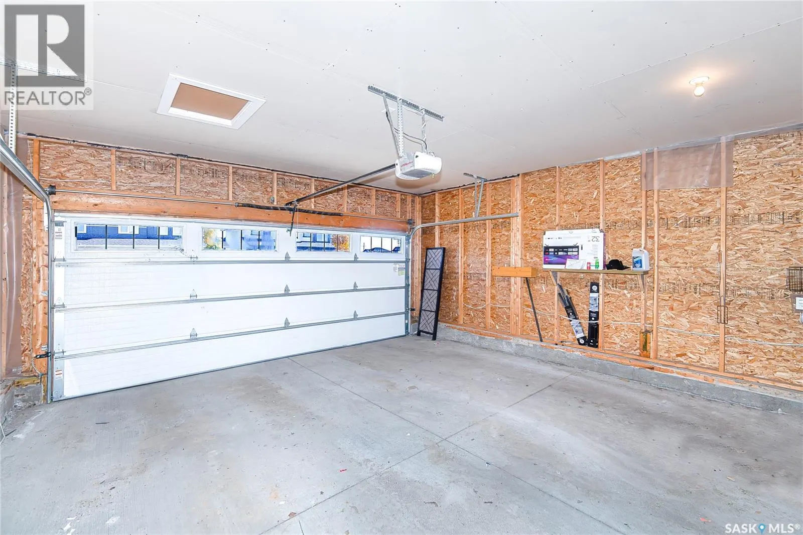 1049 Kolynchuk CRESCENT