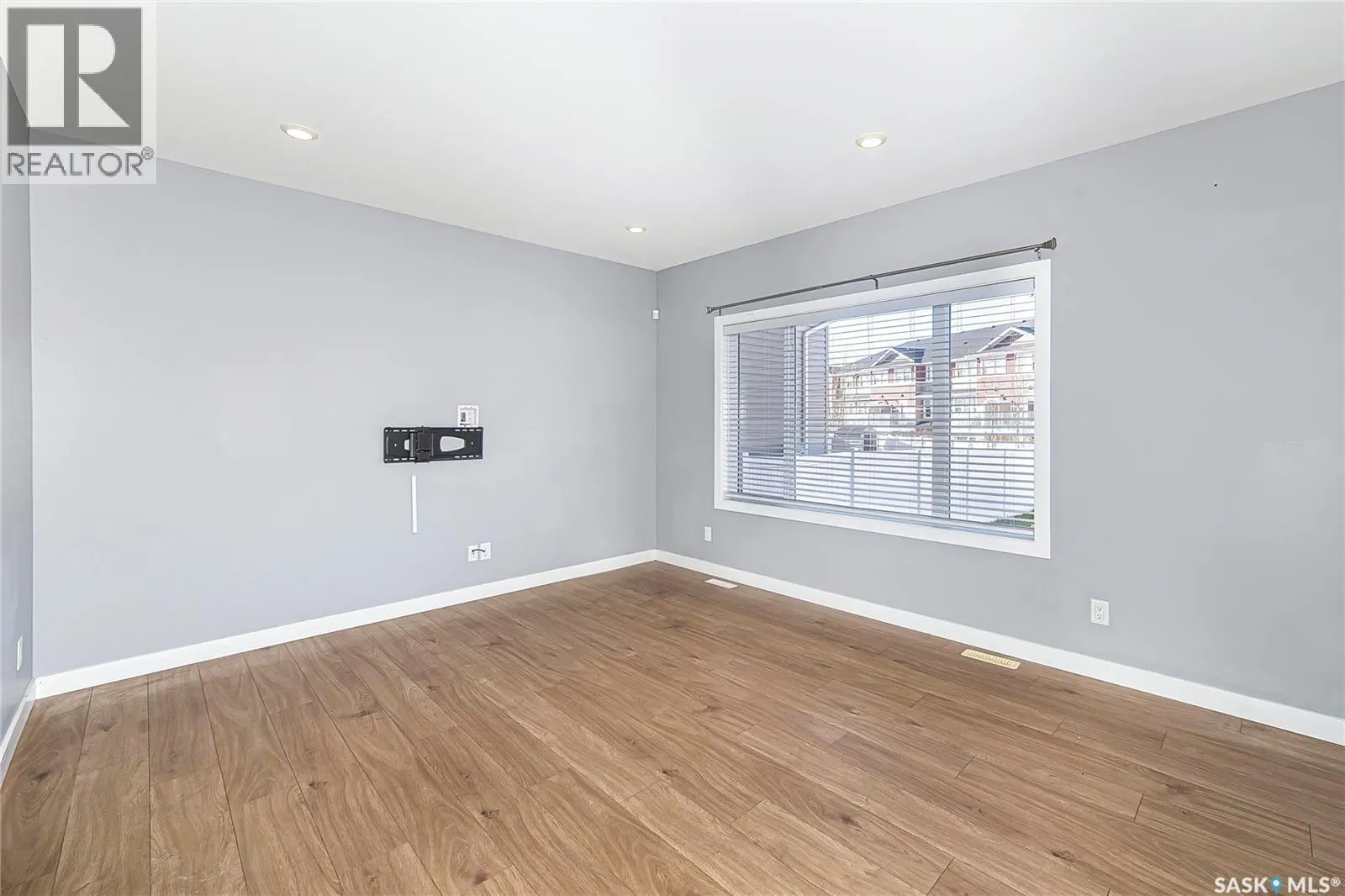 1049 Kolynchuk CRESCENT