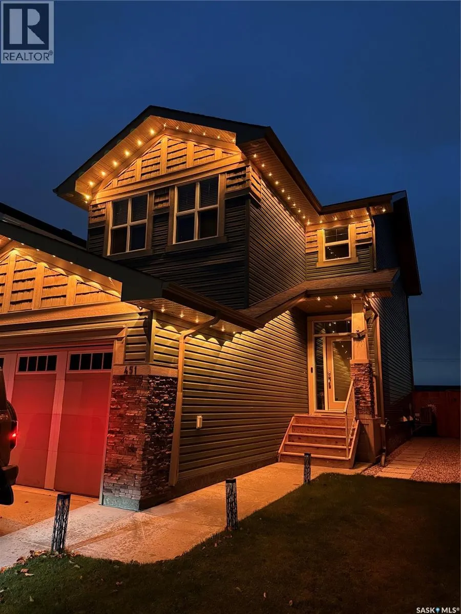 451 McFaull CRESCENT