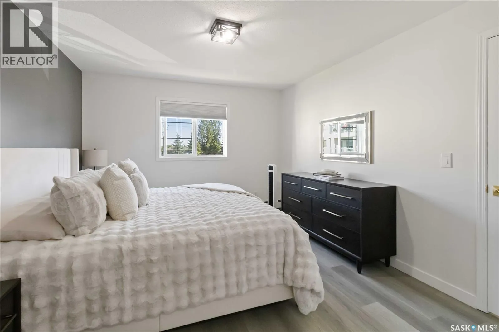 205 930 Heritage VIEW