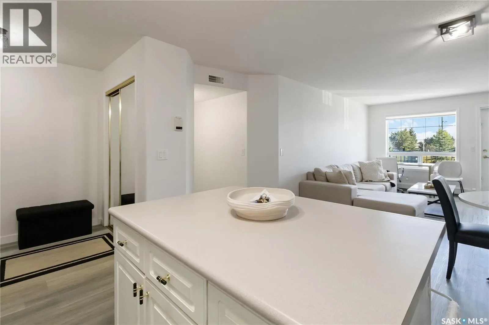 205 930 Heritage VIEW