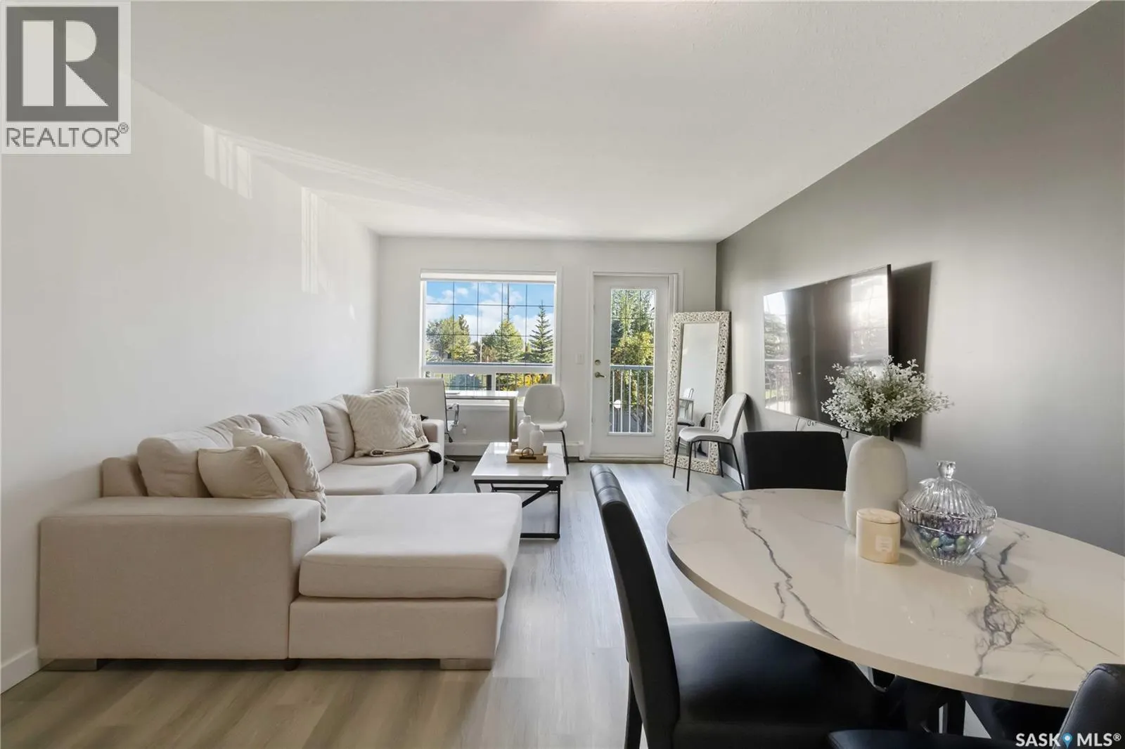 205 930 Heritage VIEW