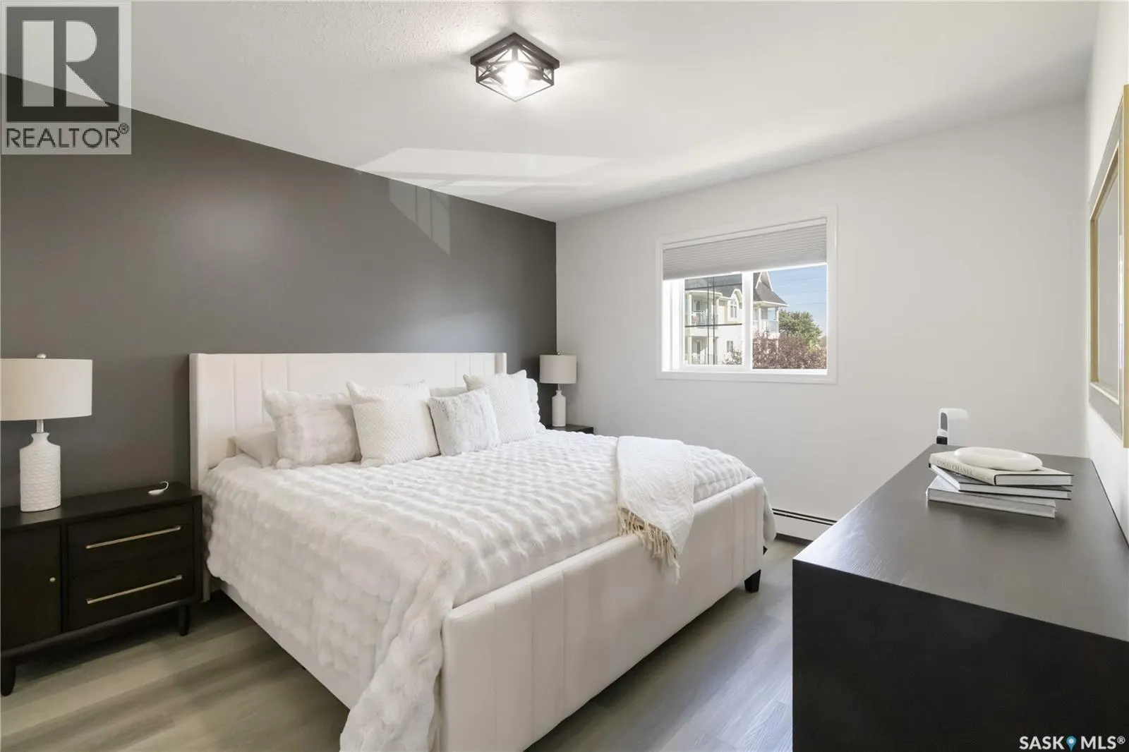 205 930 Heritage VIEW