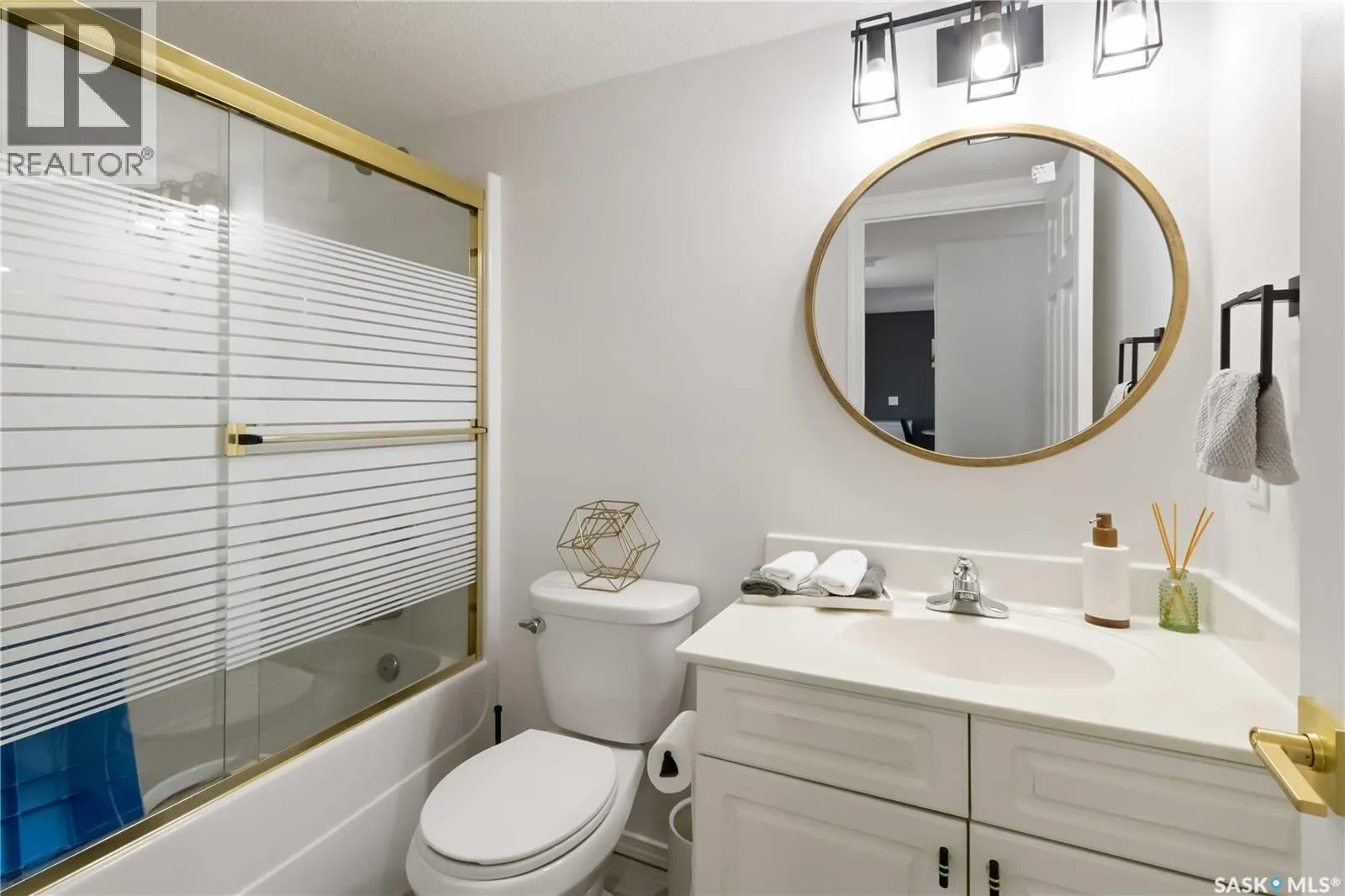 205 930 Heritage VIEW