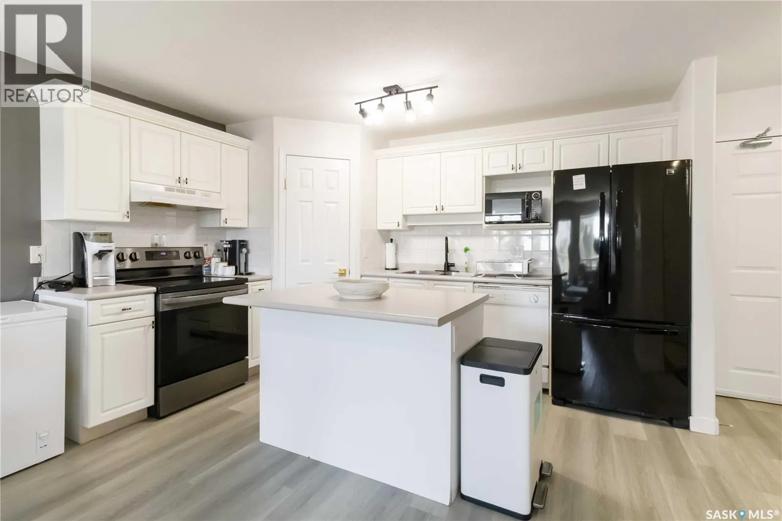 205 930 Heritage VIEW