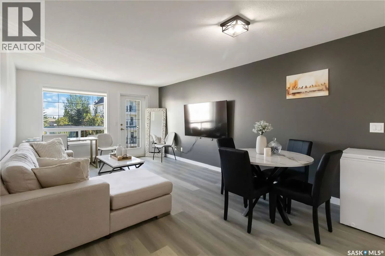 205 930 Heritage VIEW