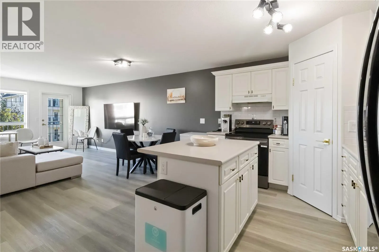 205 930 Heritage VIEW