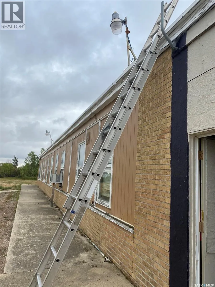 1010 Gladstone STREET