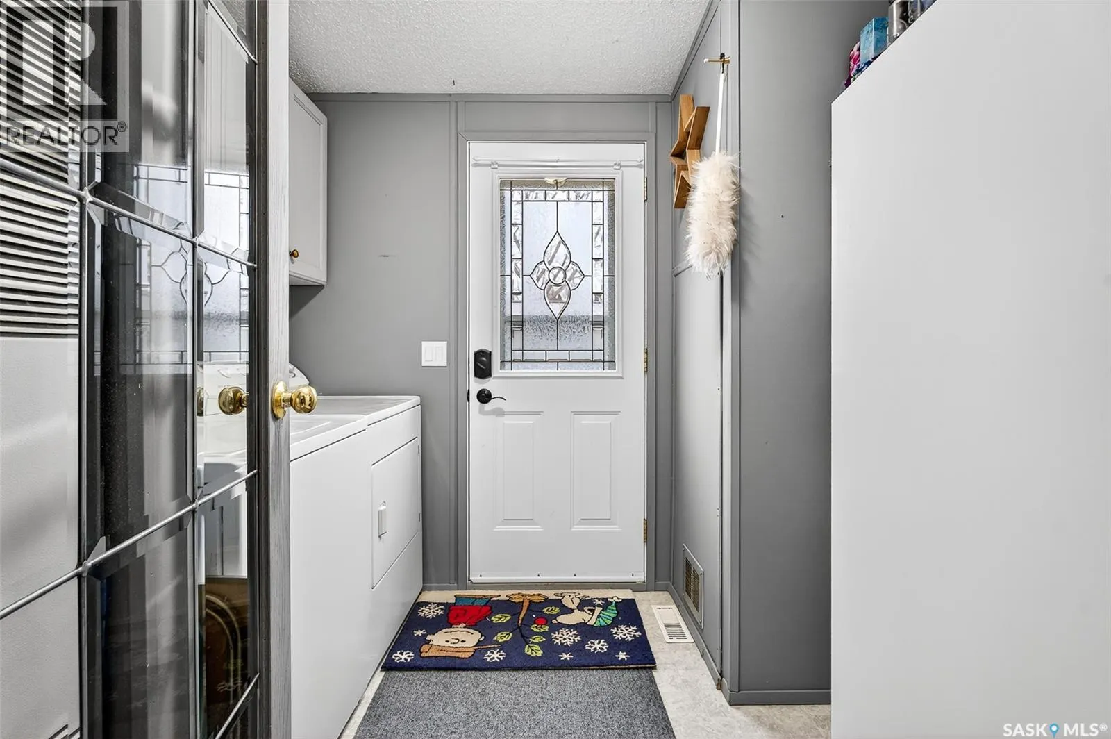 F5 1295 9th AVENUE NE