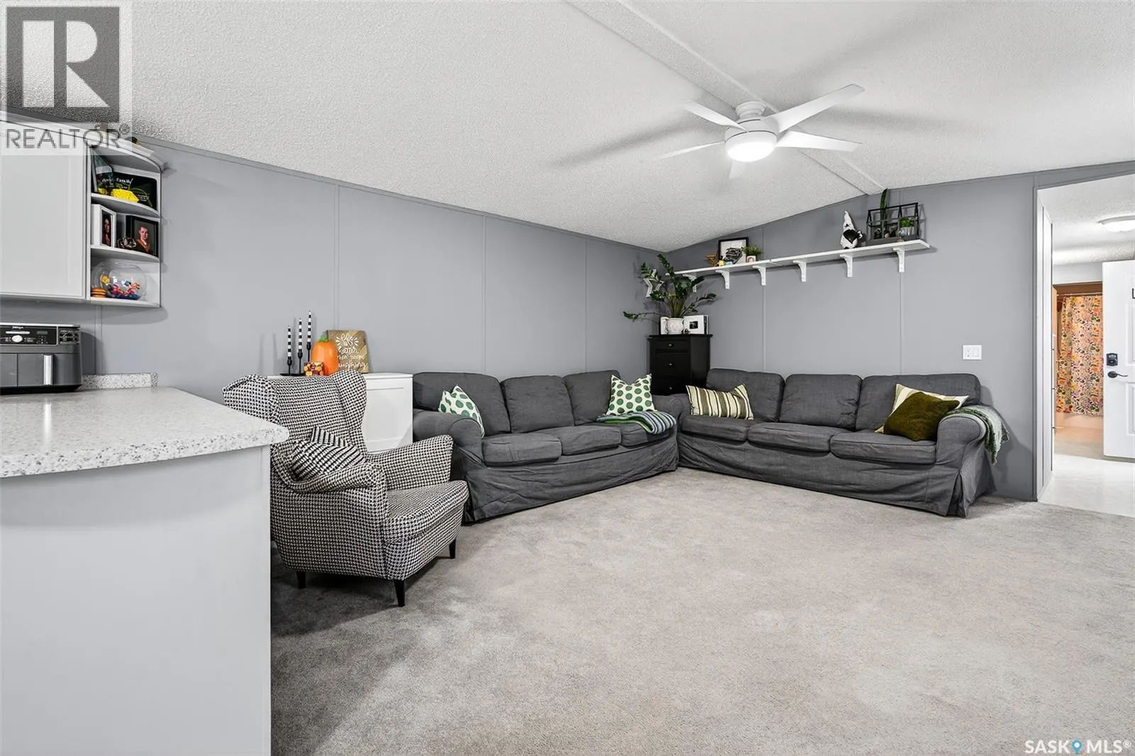 F5 1295 9th AVENUE NE