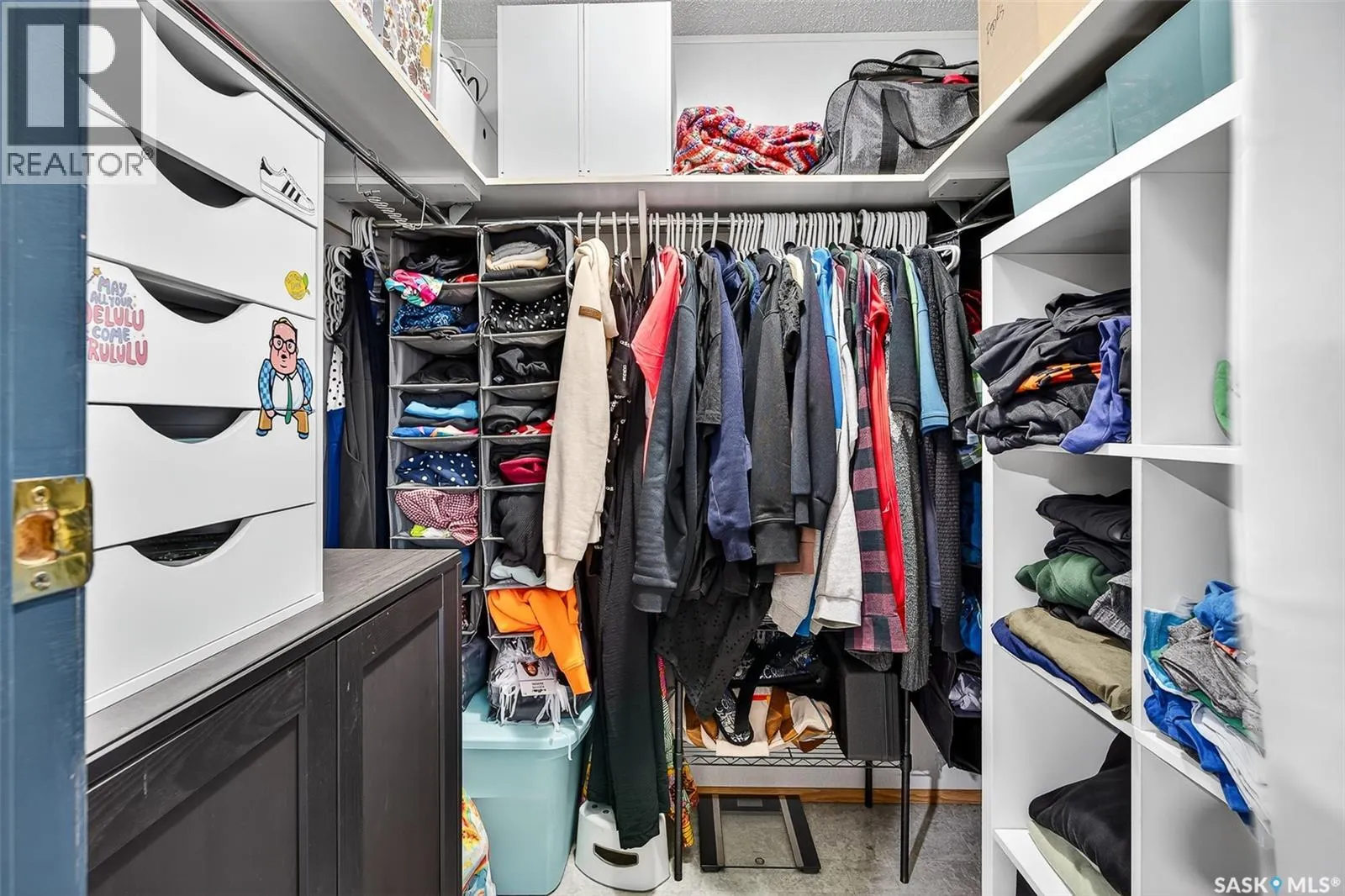 F5 1295 9th AVENUE NE