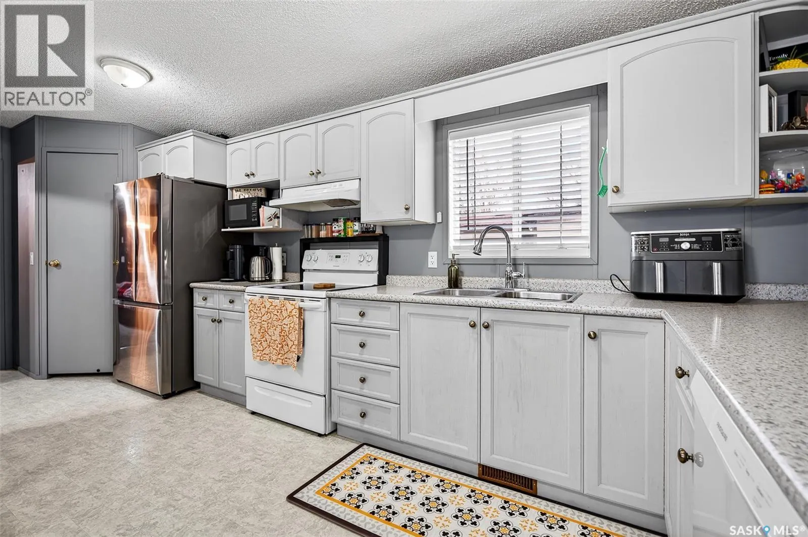 F5 1295 9th AVENUE NE