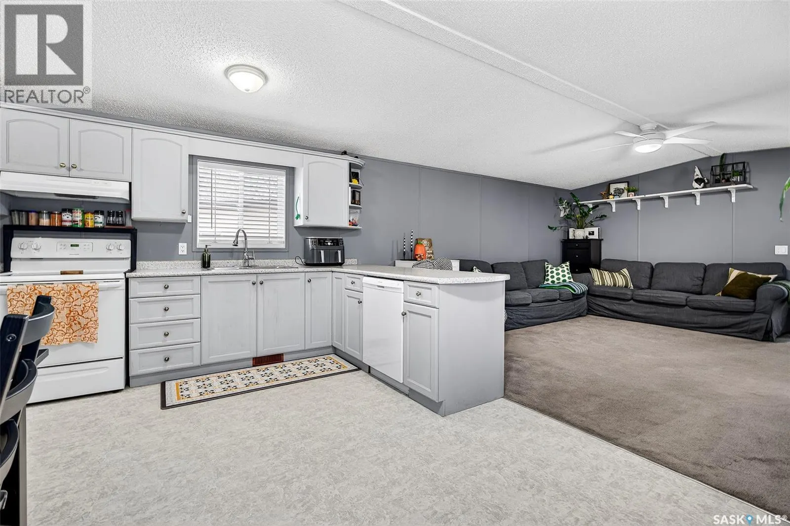 F5 1295 9th AVENUE NE