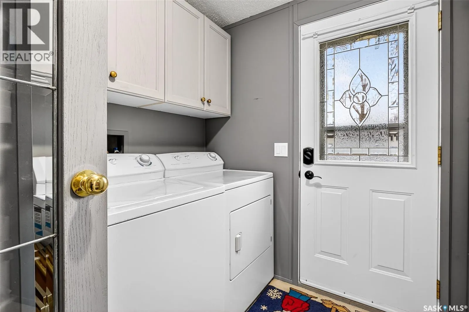 F5 1295 9th AVENUE NE