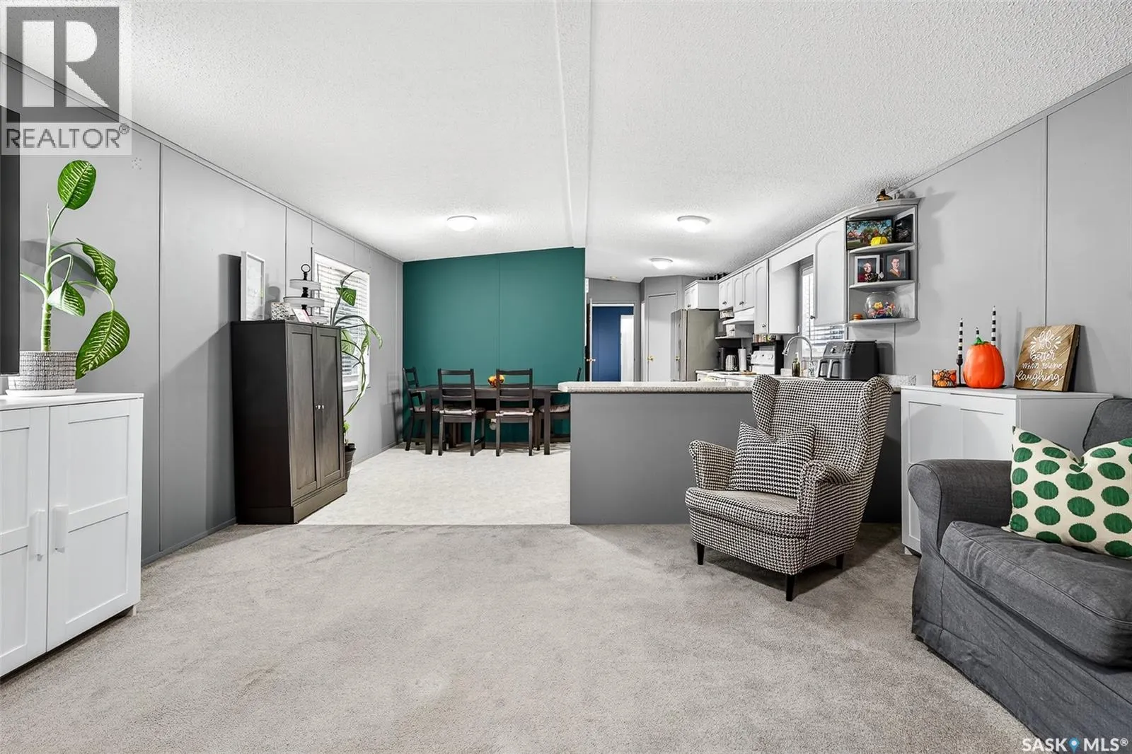 F5 1295 9th AVENUE NE