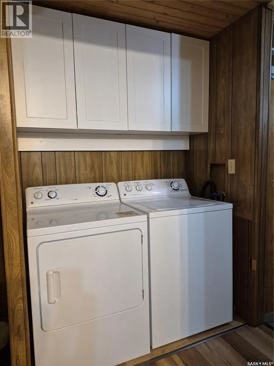 804 Railway AVENUE N