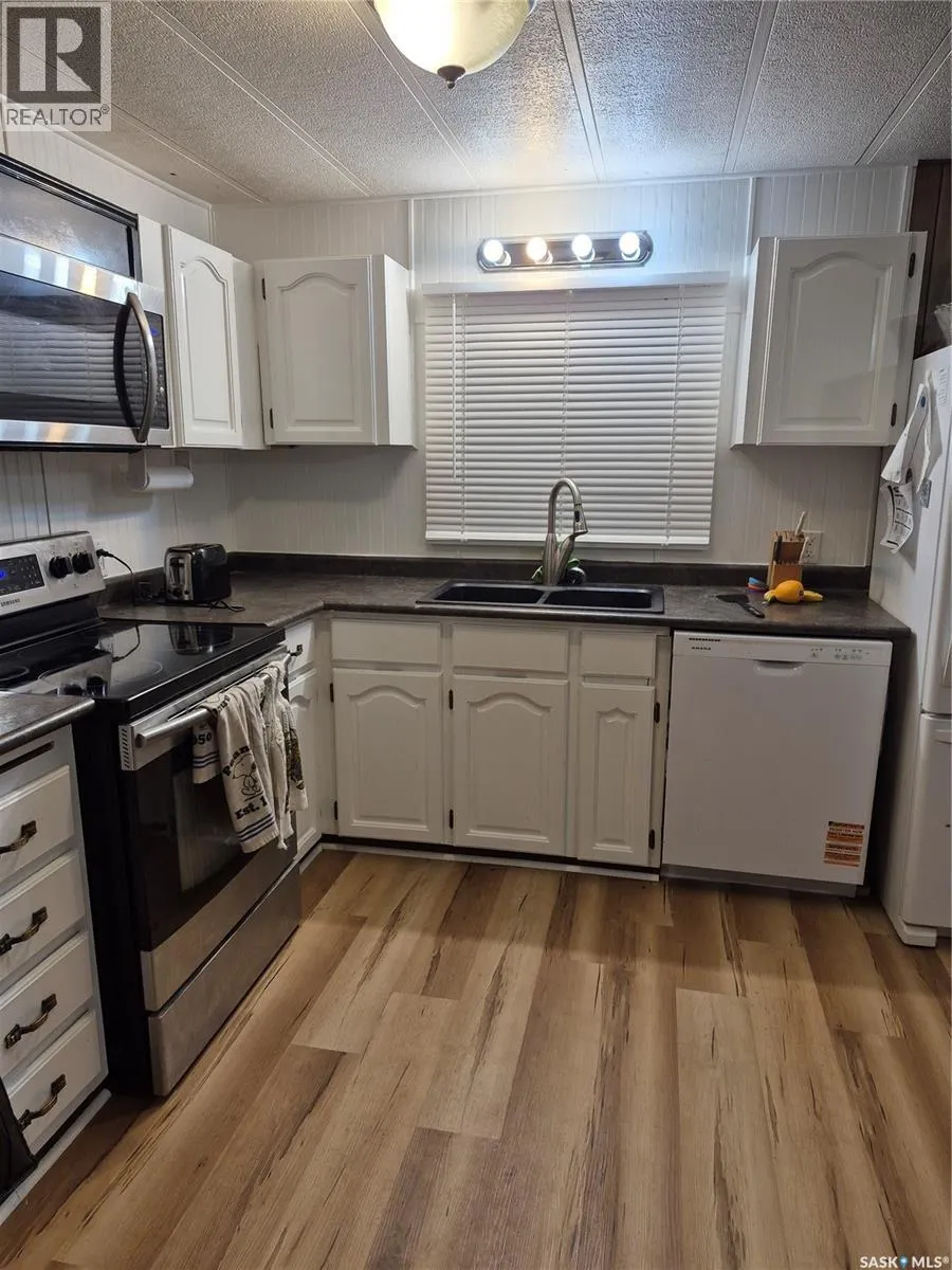 804 Railway AVENUE N