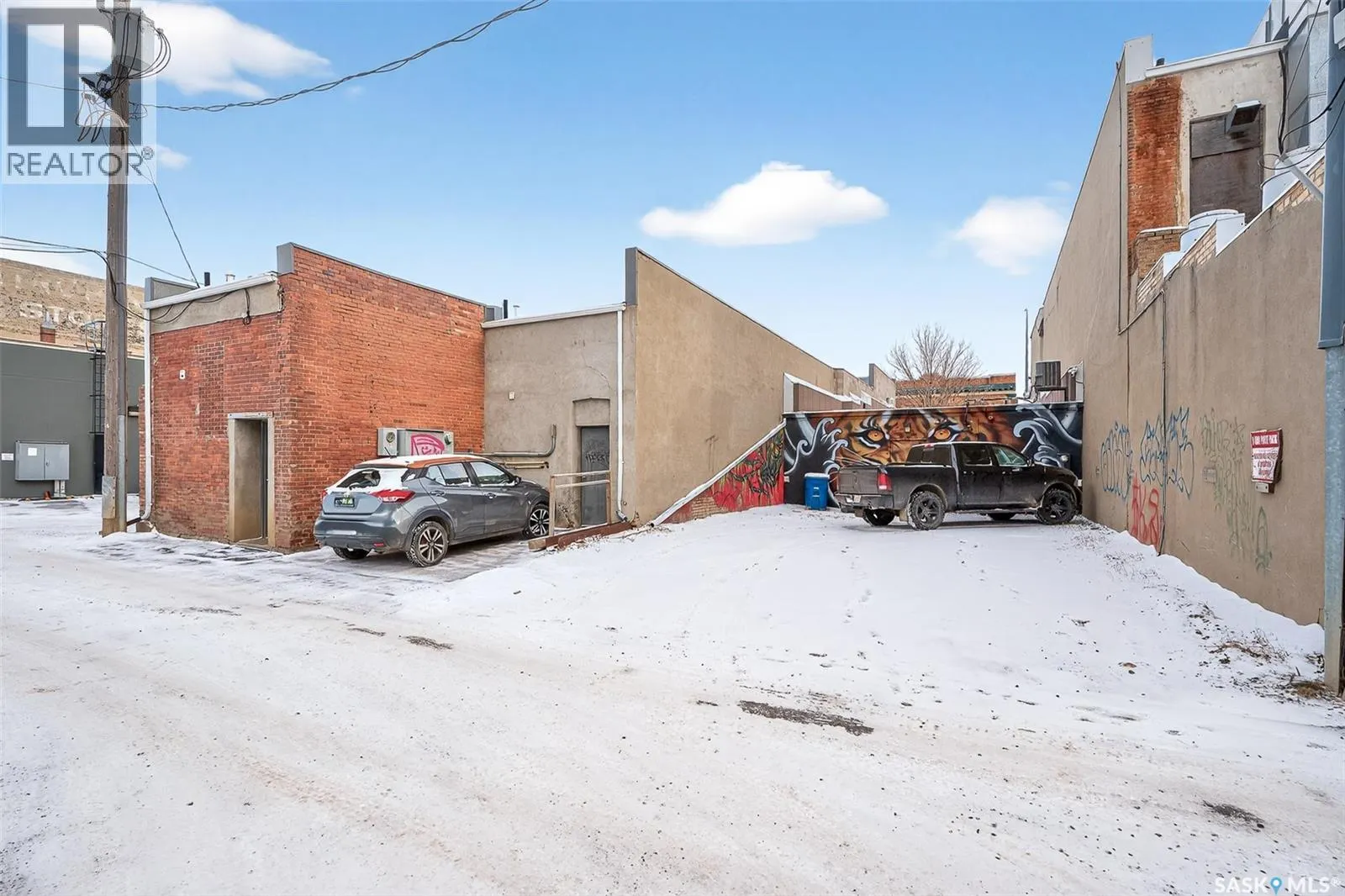 26 Main STREET N