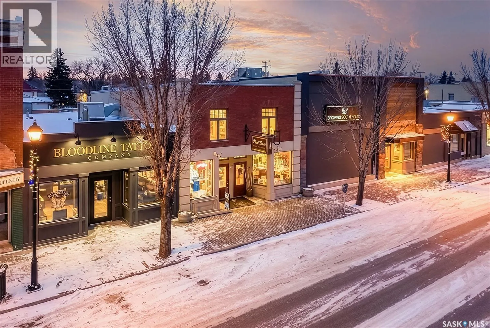26 Main STREET N