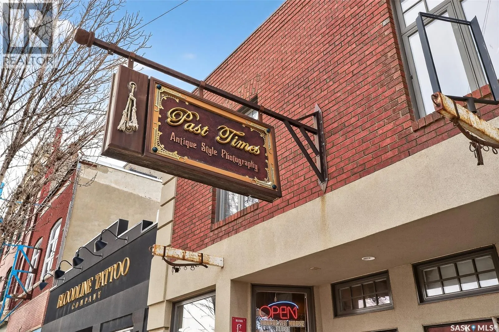 26 Main STREET N