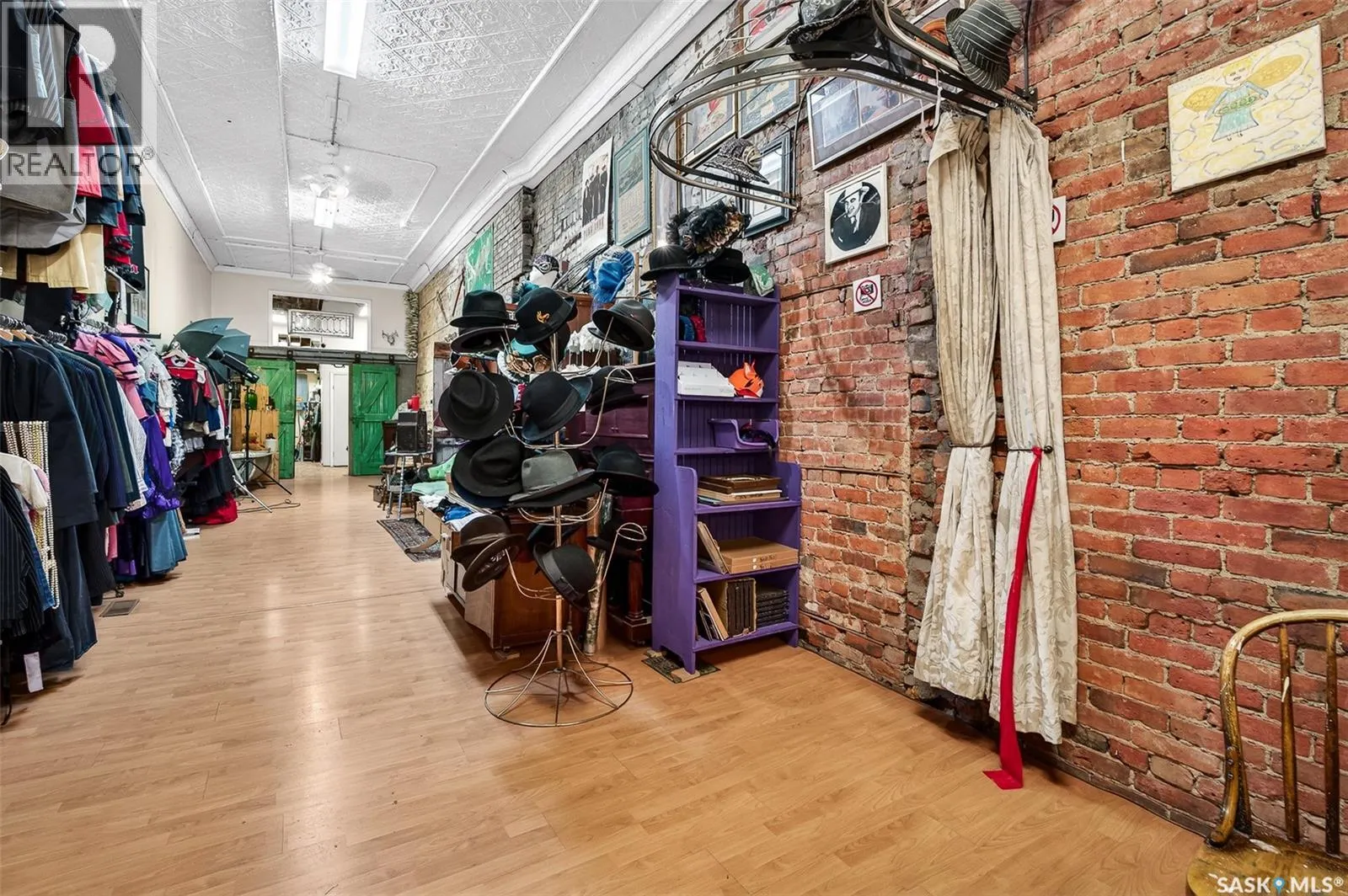 26 Main STREET N