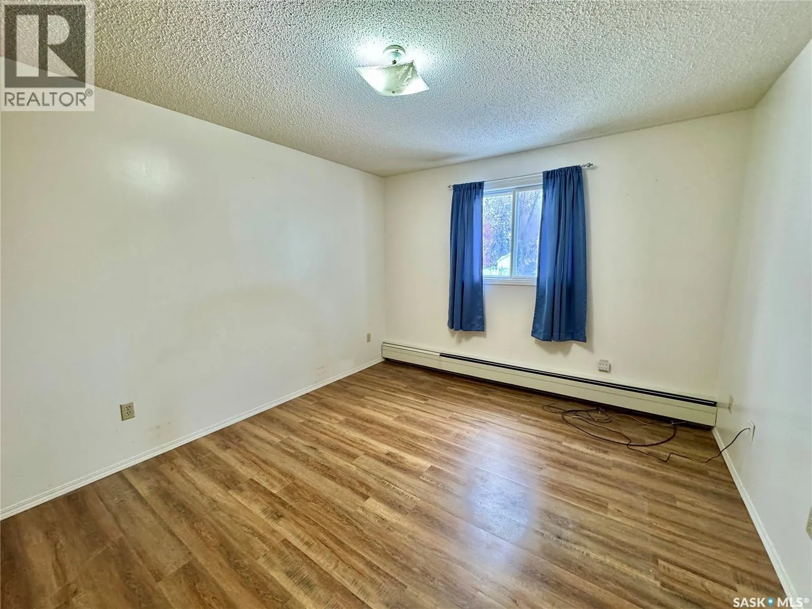 203 66 19th STREET W