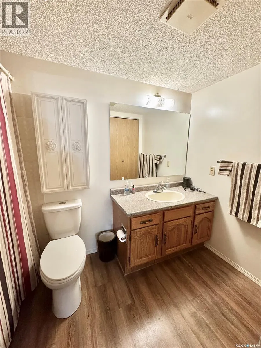 203 66 19th STREET W