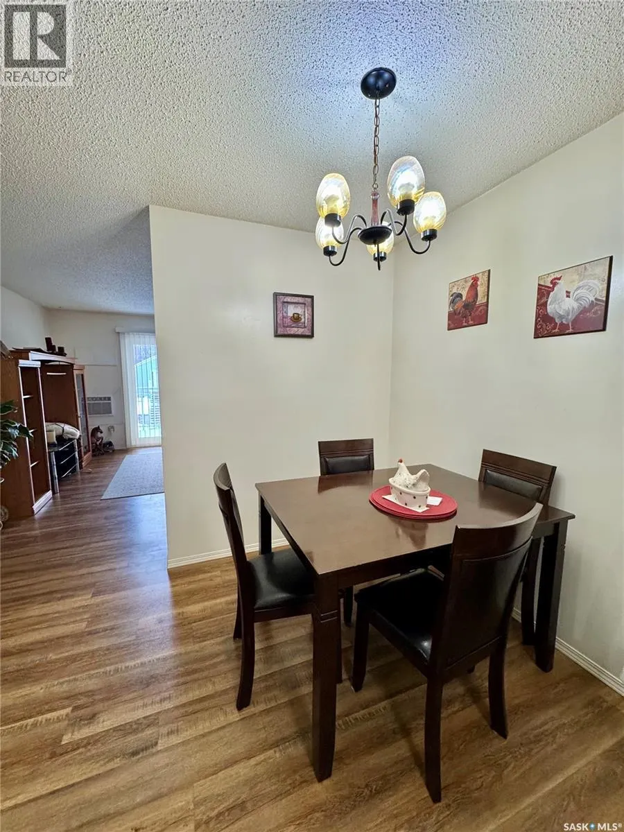 203 66 19th STREET W