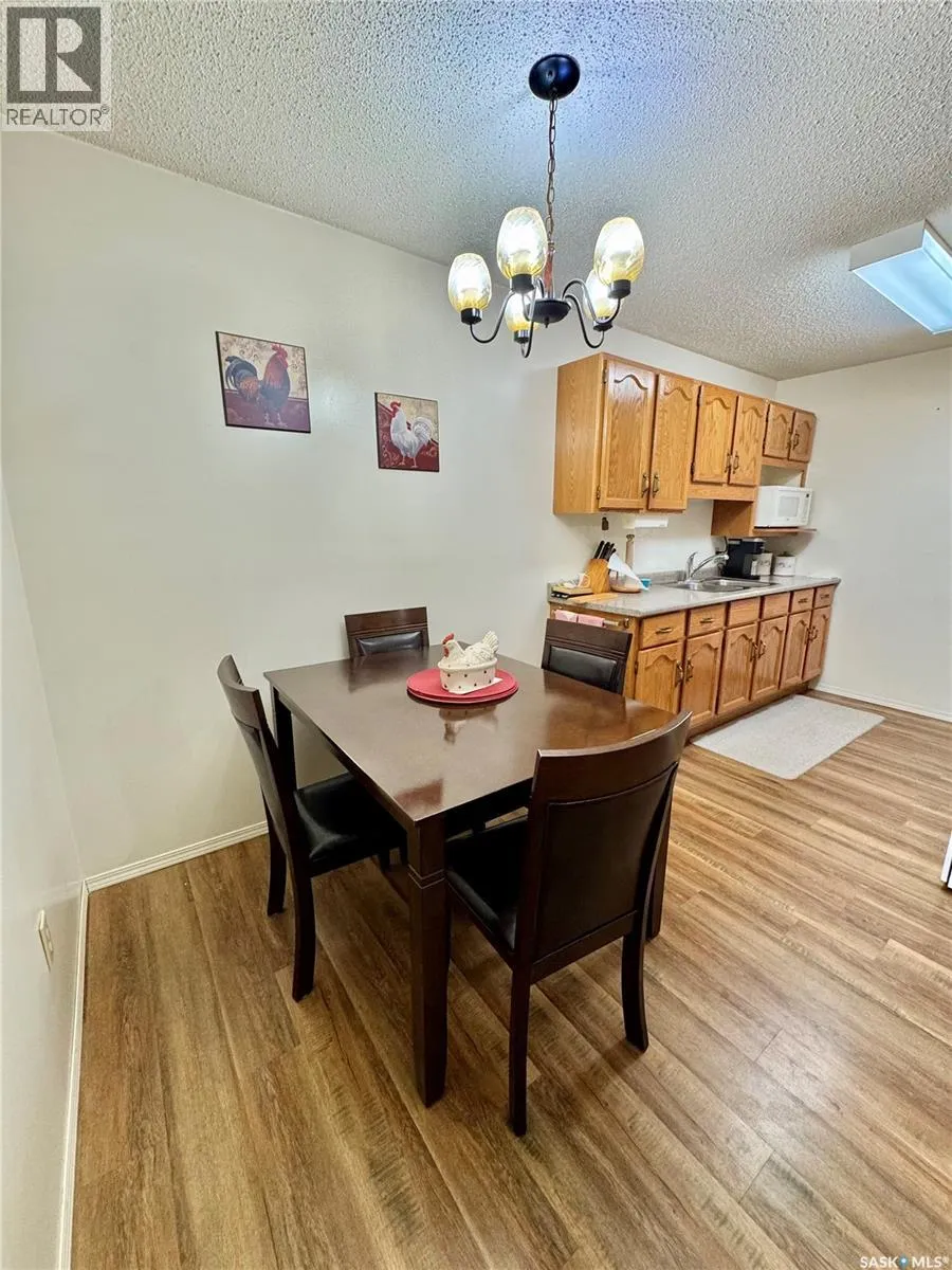 203 66 19th STREET W