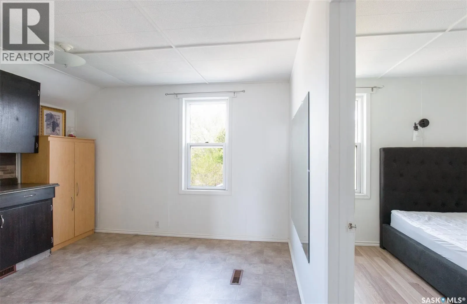 348 High STREET W
