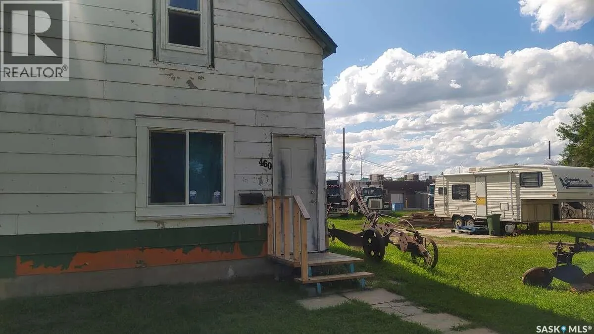 460 McIntyre STREET