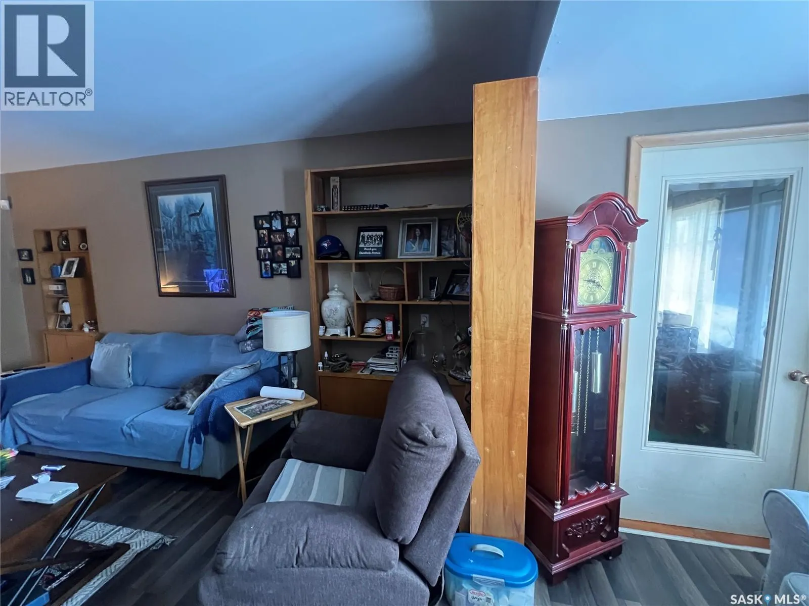 565 15th STREET W