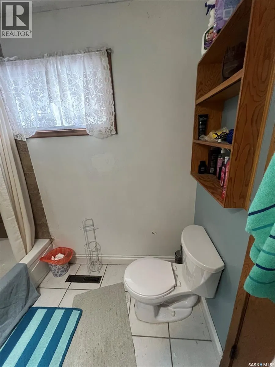 565 15th STREET W