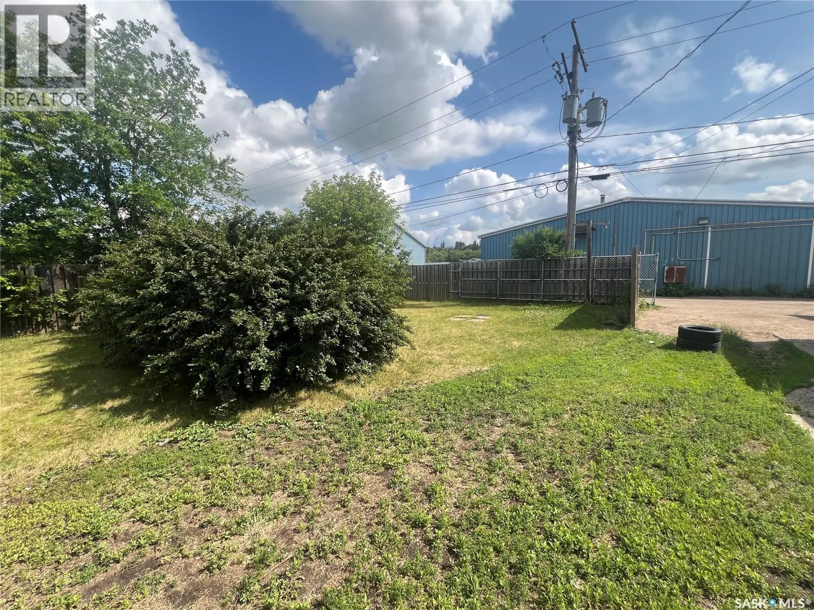 565 15th STREET W