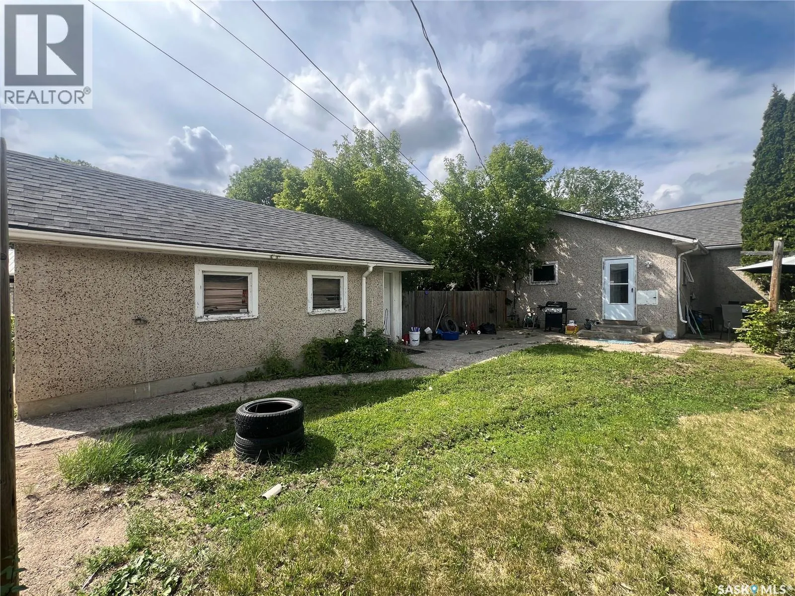565 15th STREET W