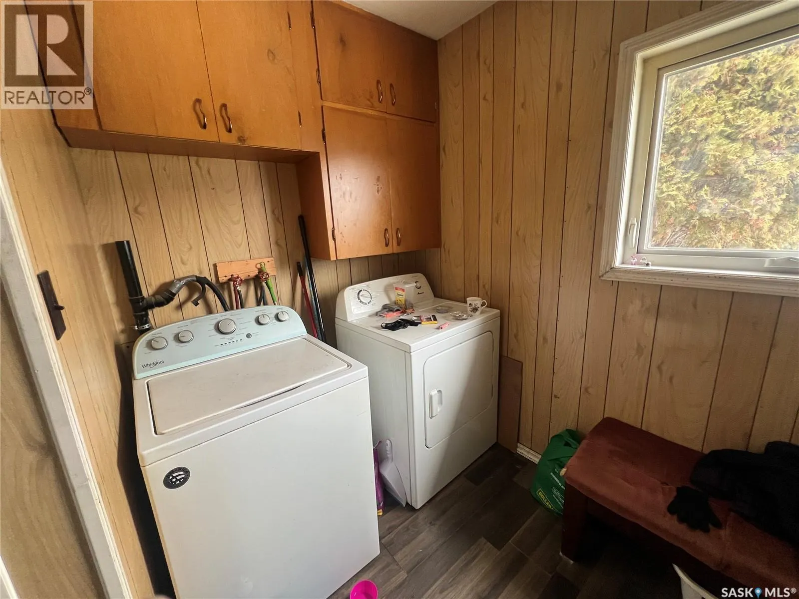 565 15th STREET W