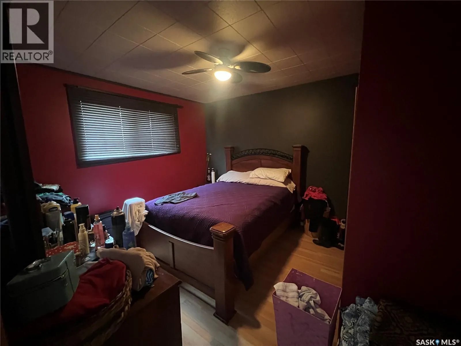 565 15th STREET W