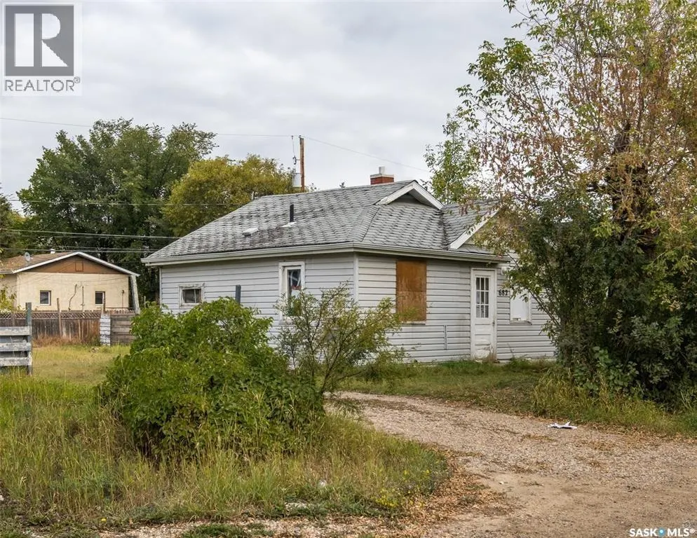 325 15th STREET W