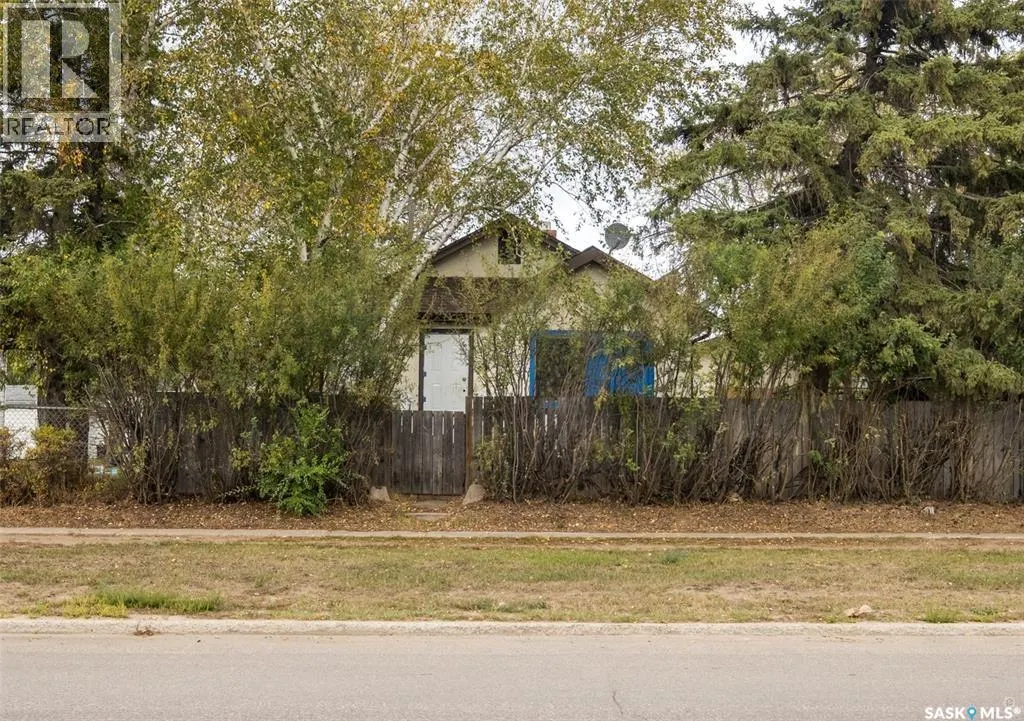 325 15th STREET W