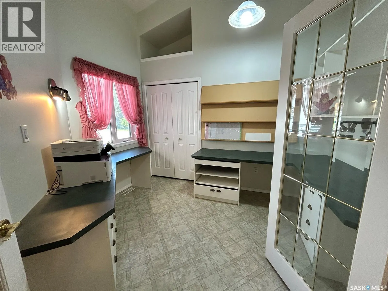 3 Falcon PLACE
