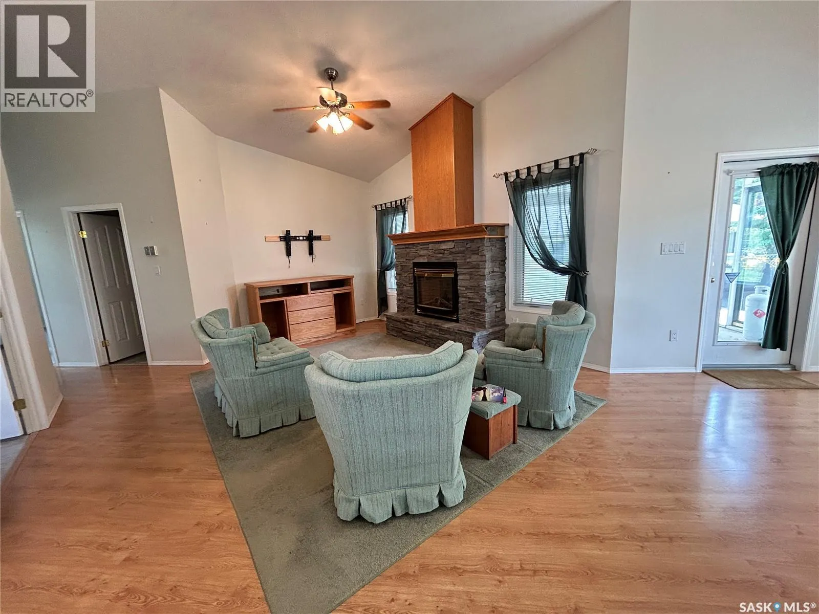 3 Falcon PLACE