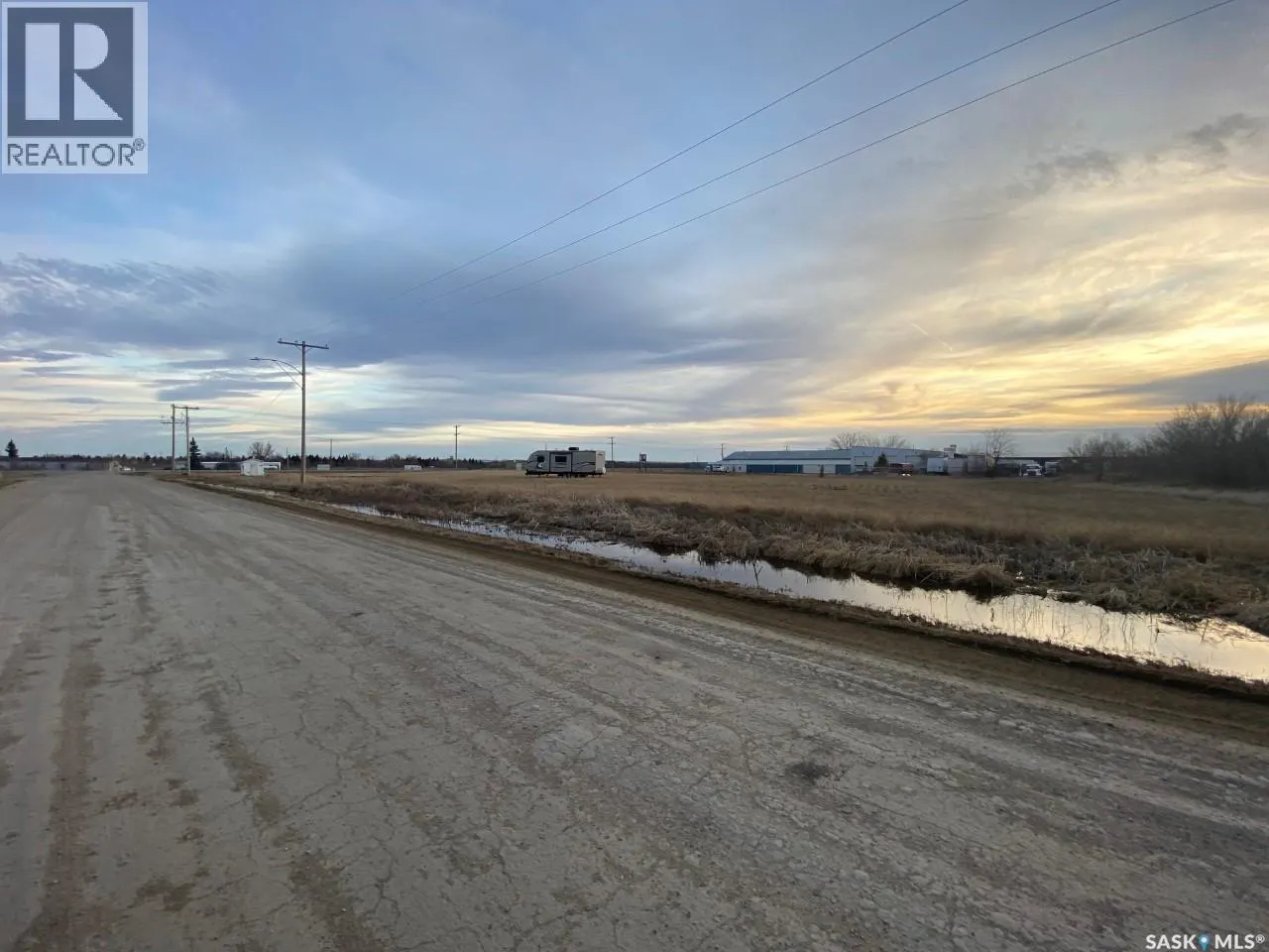 120 N Service ROAD W